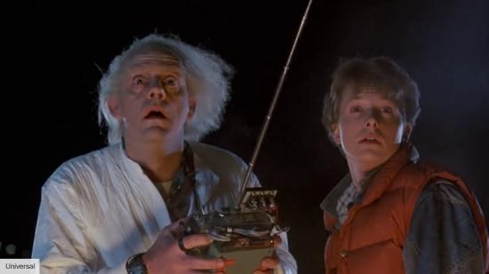 Doc a Marty majú na tvári zarazený výraz, ako prevzatý z filmu Návrat do budúcnosti.