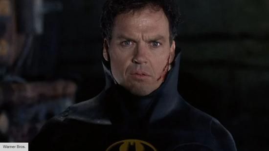 Michael Keaton은 30년이 지난 후에도 여전히 배트슈트를 입습니다.