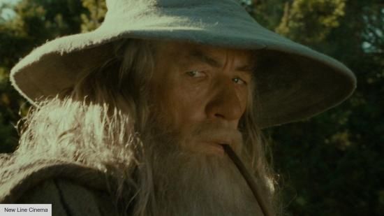 Ian McKellen tökéletesen reagál Gandalf újraforgató pletykáira