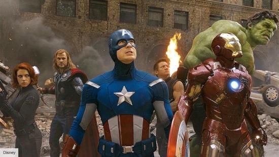 Jeremy Renner sagt, dass die ursprünglichen sechs Avengers immer noch ihren Gruppenchat haben