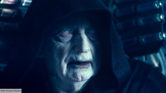 Star Wars: Emperor Palpatine vysvetlil: Ian McDiarmid ako Palpatine vo filme The Rise of Skywalker
